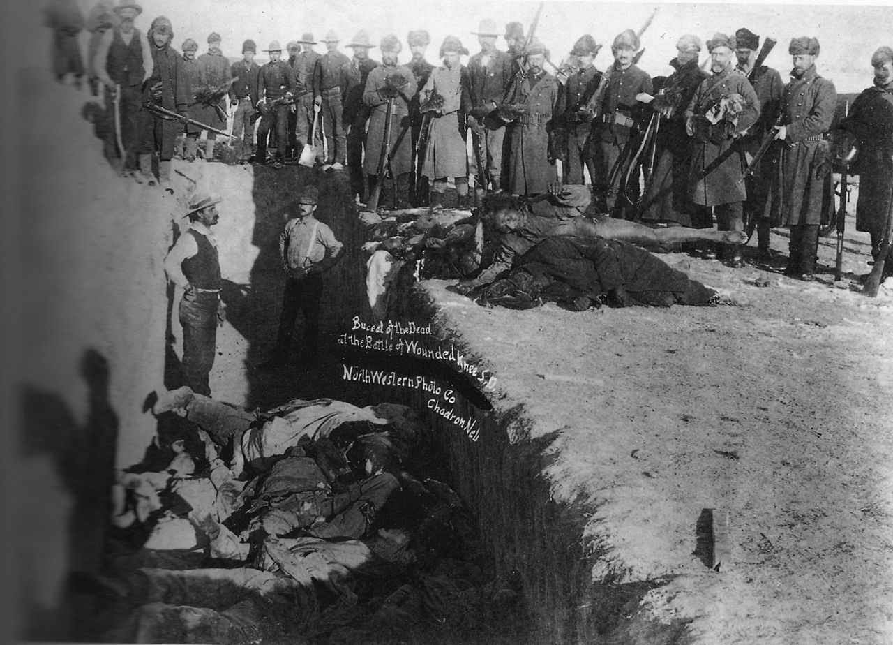 Fosse commune des victimes du massacre de 1890 à Wounded Knee