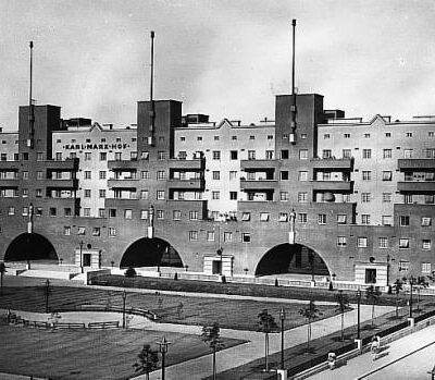 Les 1000 mètres de façade du Karl-Marx-Hof