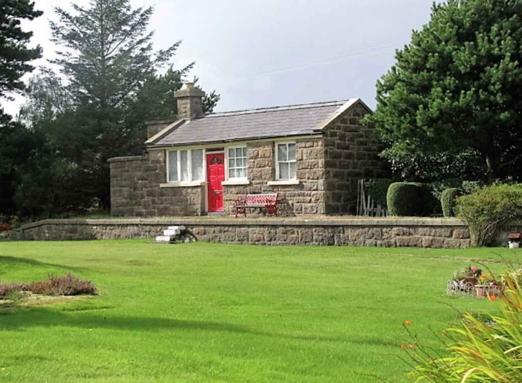 La gare de Meenbanad aujourd'hui, désaffectée, elle est devenue un lieu de mémoire