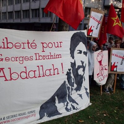 Face à la résidence de l'ambassadeur de France à Bruxelles le 6 septembre 2005