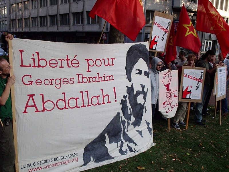 Face à la résidence de l'ambassadeur de France à Bruxelles le 6 septembre 2005