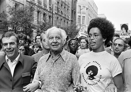 Louis Aragon et Fania Davis manifestation à Paris Louis Aragon et Fania Davis manifestation à Paris