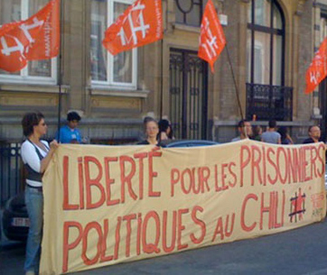 Manifestation devant l'ambassade du Chili à Bruxelles le 13 juin 2010