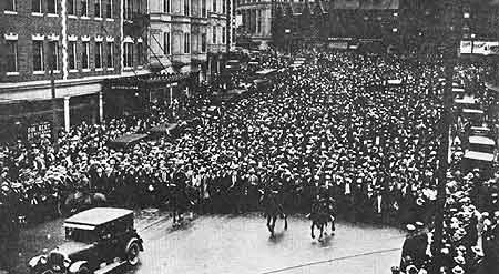 Les funérailles de Sacco et Vanzetti Les funérailles de Sacco et Vanzetti