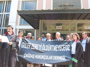 Manif à Istanbul pour Güler Zere Manif à Istanbul pour Güler Zere