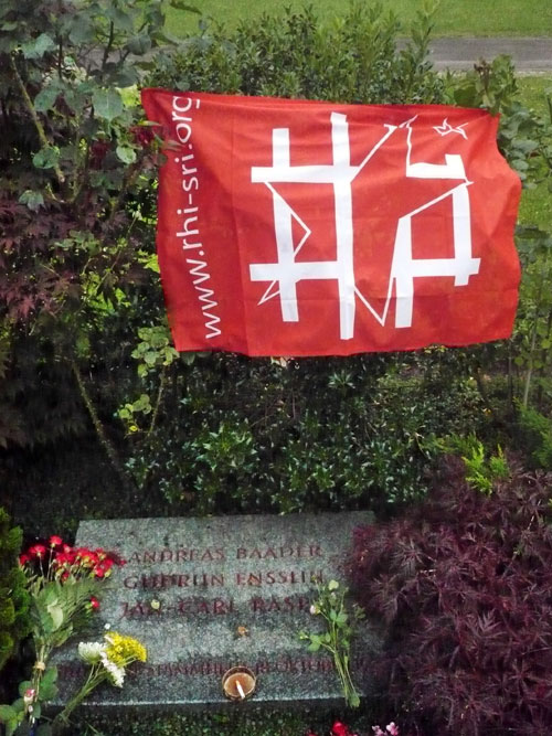 Sur la tombe Sur la tombe