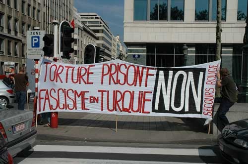 Rassemblement devant le consulat de Turquie à Bruxelles