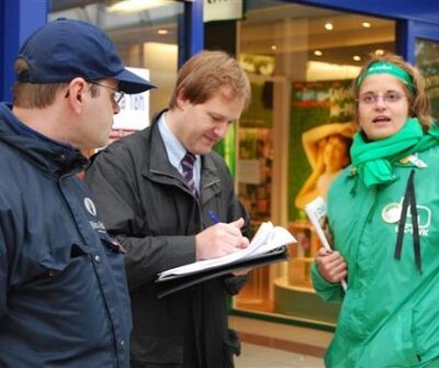 Piquet de grève au Carrefour d'Auderghem