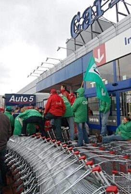 Grève au Carrefour de Krainem