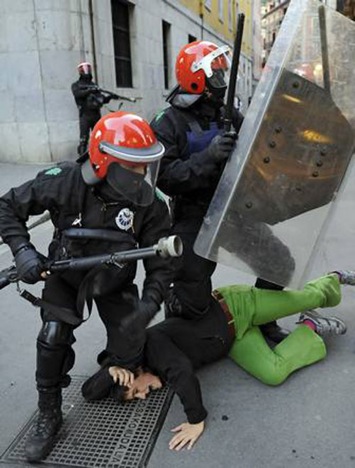 Charge policière contre la manif de la gauche basque