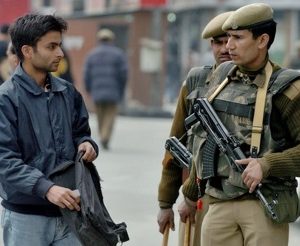 Contrôle du CRPF en Inde