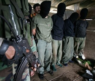 Arrestation de paysans péruviens