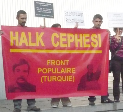 Rassemblement au procès DHKP-C