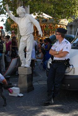 Policier à Avignon