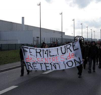 Manifestation contre le centre fermé de Mesnil-Amelot