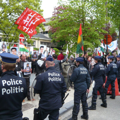manifestation devant l'ambassade d'Iran 10 mai 2010