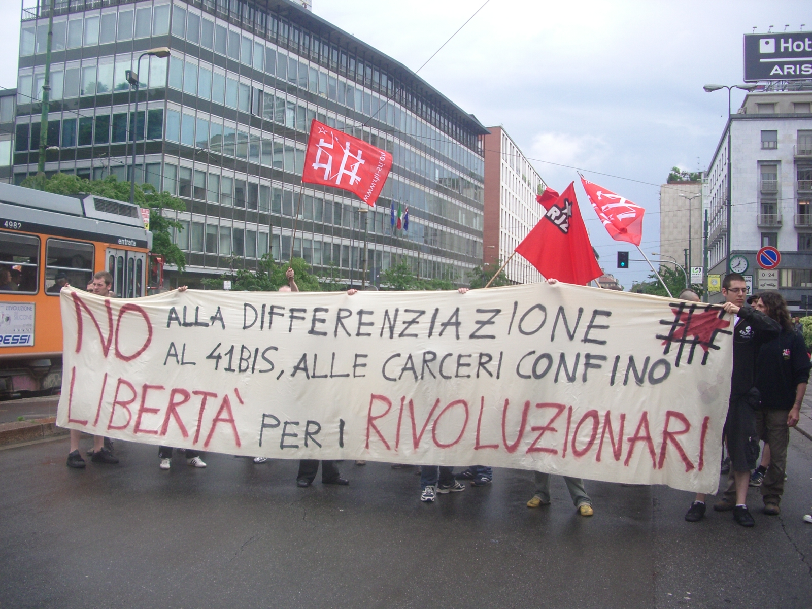 Procès des membres du PCPM à Milan