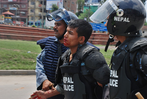 Heurts à Katmandou entre policiers et maoïstes