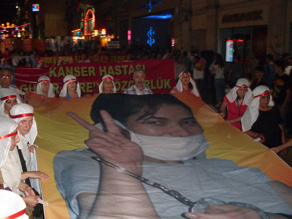 Manifestation pour la libération de Güler Zere