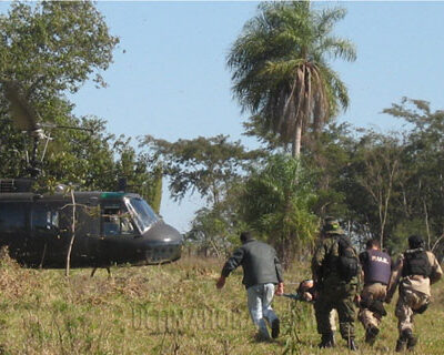Combat entre l'ERP et la police à Kurusu de Hierro