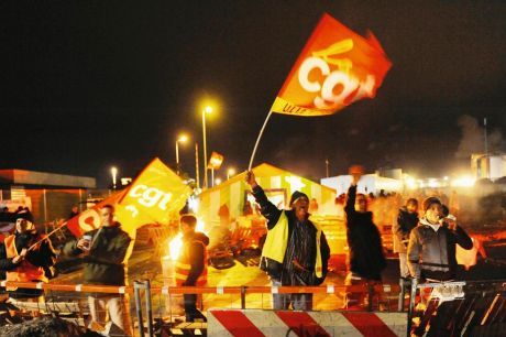 Blocage d'un dépot pétrolier en France