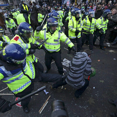 Affrontements à la manifestation estudiantine à Londres