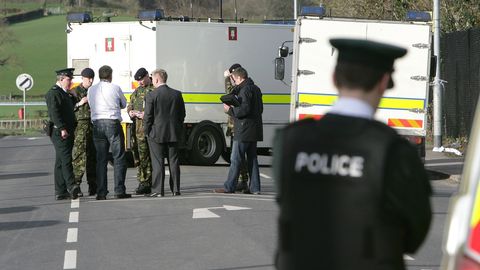 Policier abattu en Irlande du nord