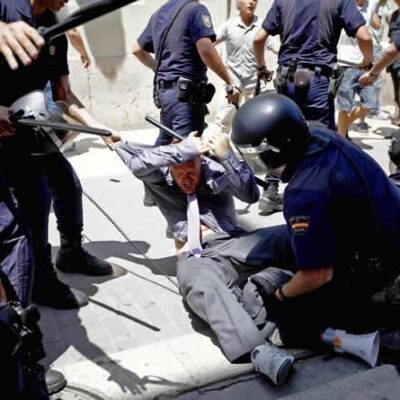 Dispersion d'une manifestation à Valence