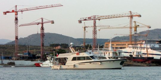 Le Dégnitié El Karama