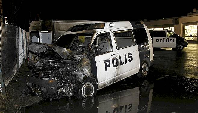 Action contre la police à Helsinki