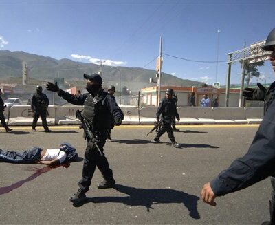 Répression d'une manifestation au Mexique
