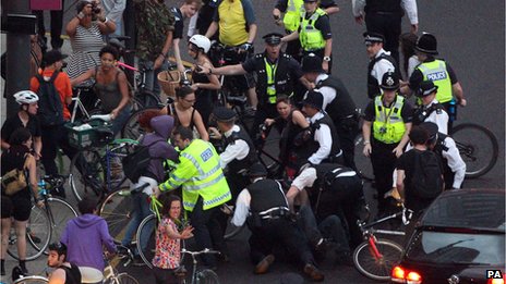 Arrestation de cyclistes à Londres