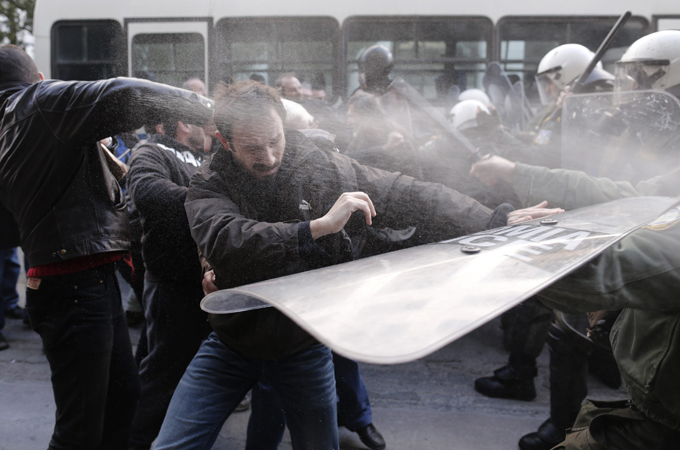 Manifestation devant le ministère du Travail à Athènes