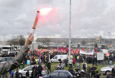 Grève à PSA Peugeot-Citroën