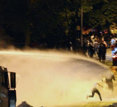 Canons à eau à Ankara