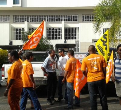 postiers en grève Réunion