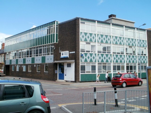 commissariat occupé à Cardiff