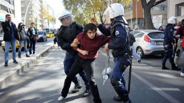 Arrestation d'un étudiant à Ankara