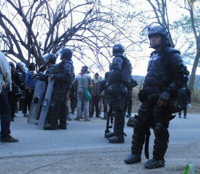Répression d'une manifestation indigène en Colombie