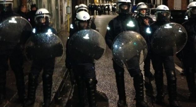 La police expulse le Gesü