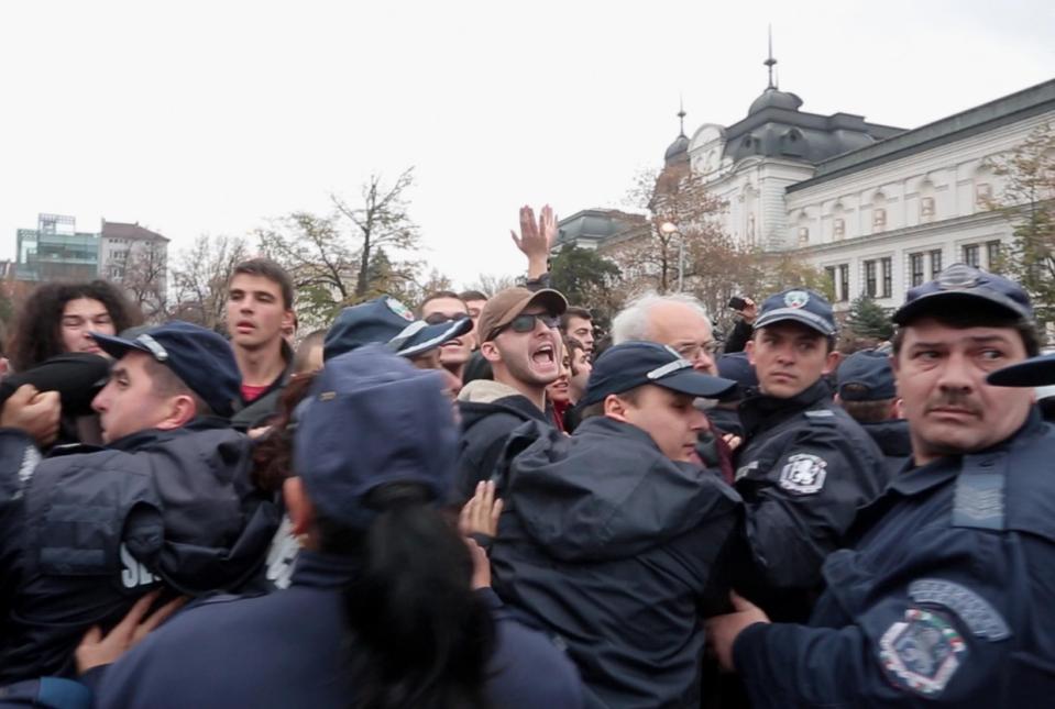 Manifestation et répression à Sofia