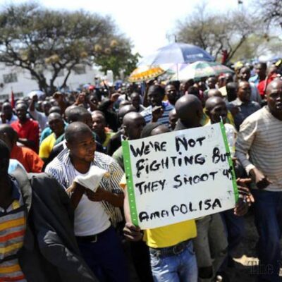 Manifestation villageoise à Brits