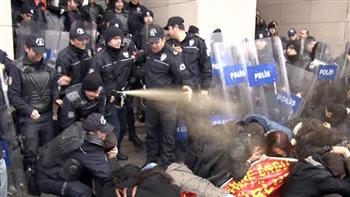 Gaz lacrymogène devant un tribunal d'Istanbul