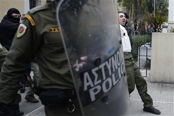 Opération anti-DHKP-C dans la banlieue d'Athènes