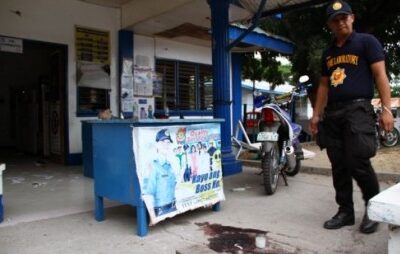 Le commissariat de Matanao après l'attaque