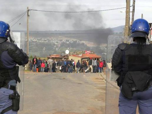 2014-06-06_afsud_westerncape_riot-c.jpg