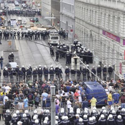 La police vide le squat Pizza