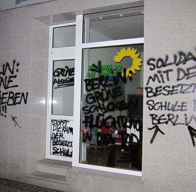 Tags sur le local des Verts