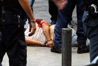 Nikos a été blessé lors de la fusillade