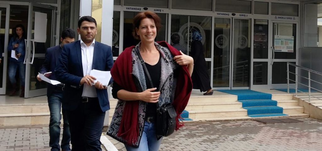 Fréderike Geerdink à la sortie du palais de justice